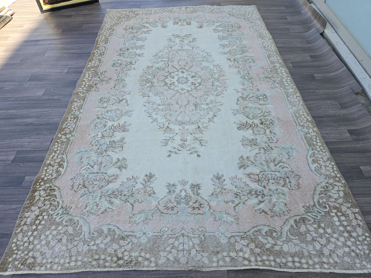 6x9 Vintage Turkish Area Rug Neutral Pink Cream Brown //5.80x9.50 feet