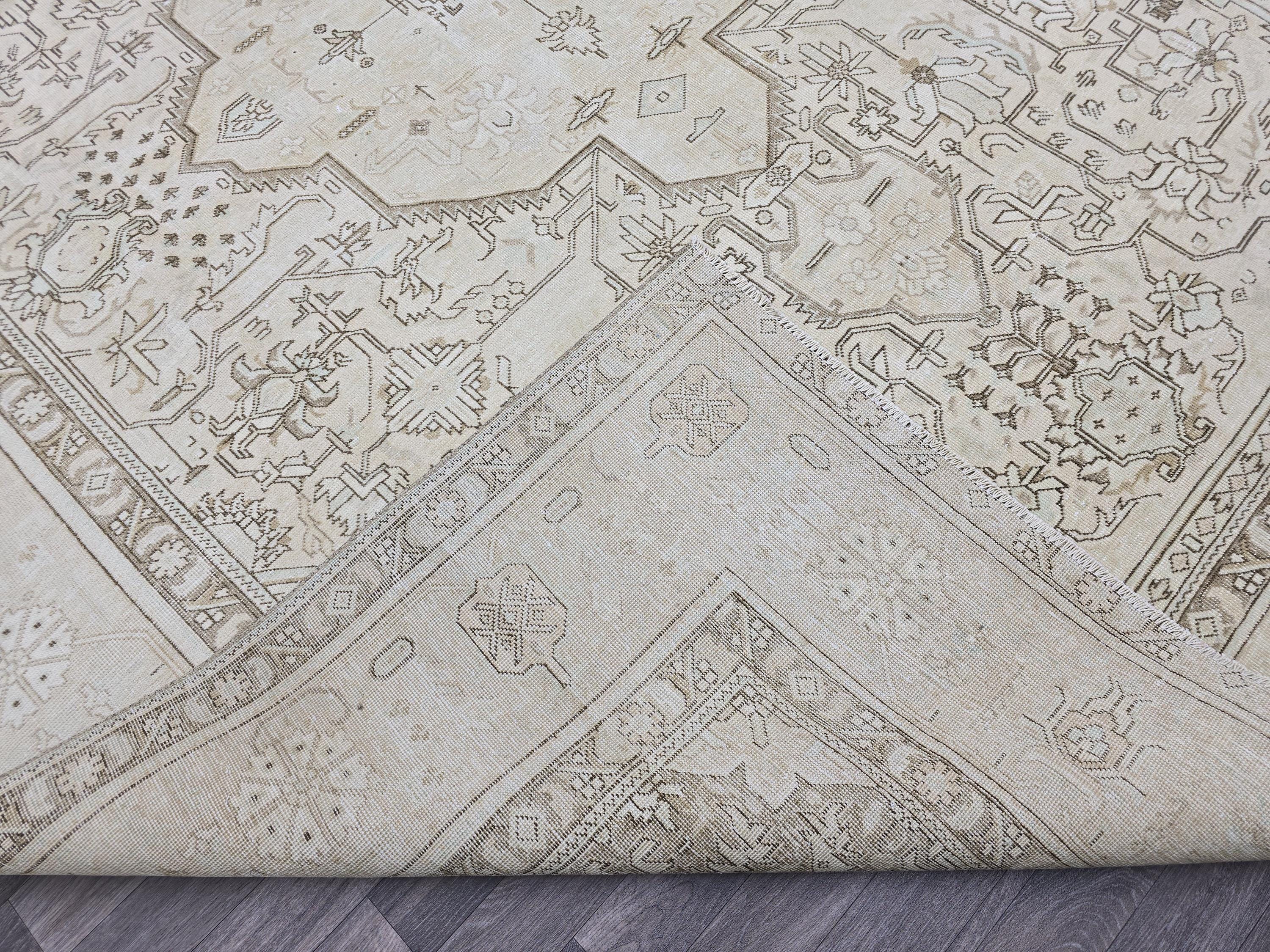 Large Vintage Turkish Oushak Rug: Handwoven Wool, Beige Geometric Medallion (9.7 x 12.25 ft)