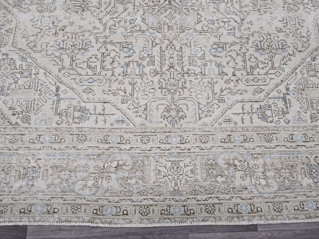 Oversized Neutral Oushak Rug: Vintage Turkish Wool Carpet (9.35x12.30 ft)