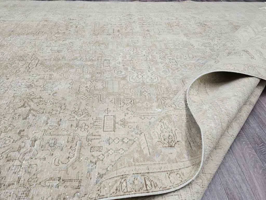 9x12 Vintage Turkish Rug: Hand-Knotted Heriz Wool Carpet