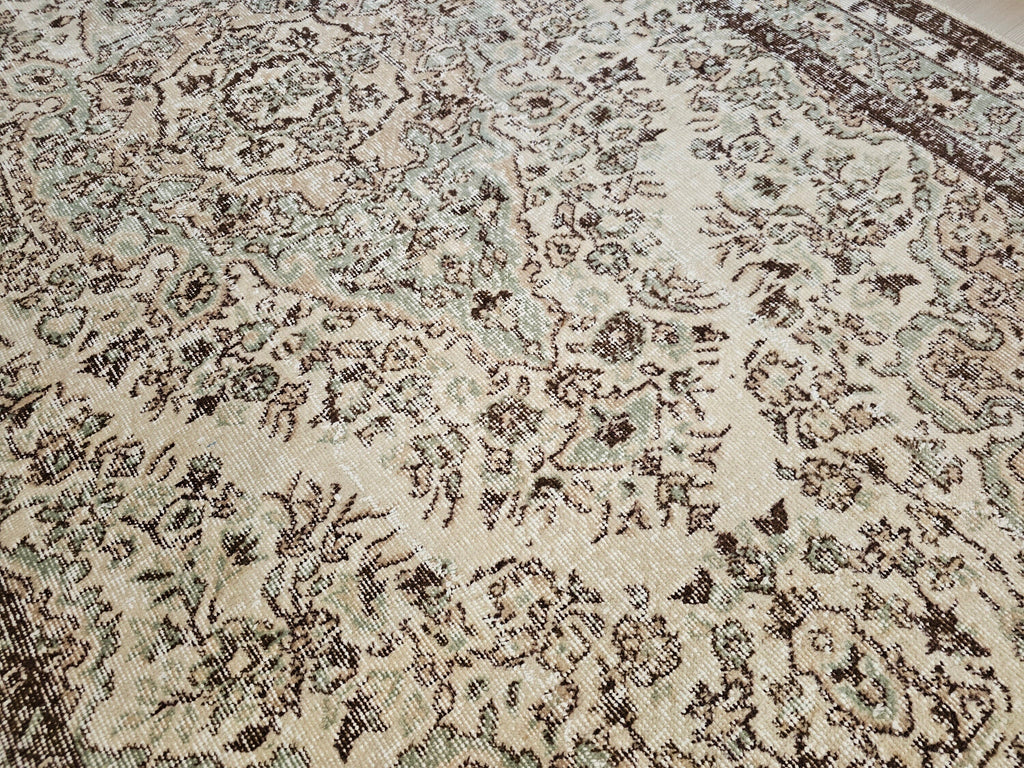 6x9 Vintage Turkish Rug for Bedroom - Handmade Wool Oushak Rug //5.90x9.60 feet