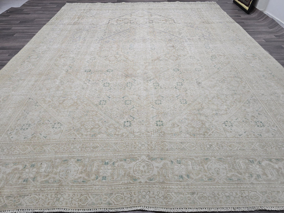 9x13 Hand-Knotted Wool Oushak Rug: Oversize Vintage Turkish Area Rug - Neutral Area Rug for Livingroom and office - Big size Rug