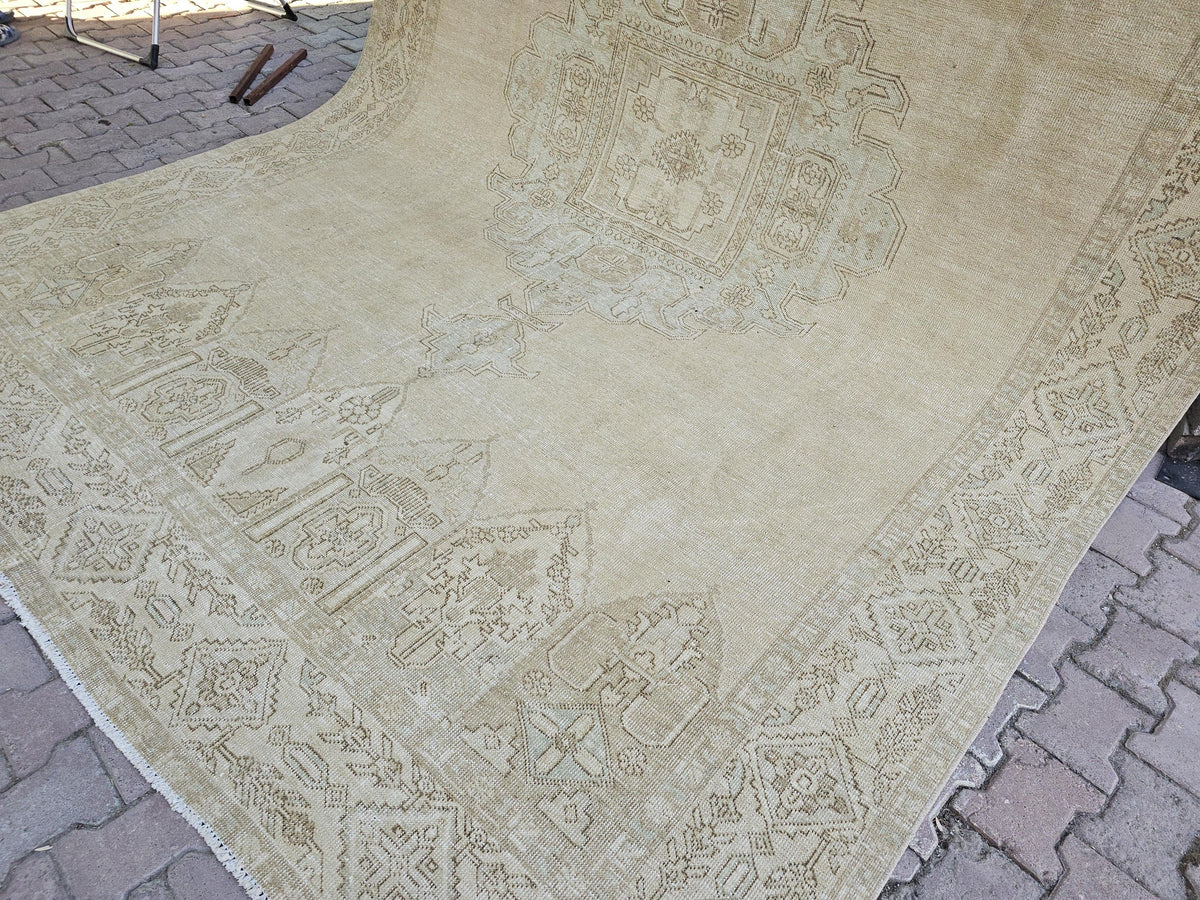 9x12 Hand-Knotted Wool Anatolian Rug: Neutral Beige & Ivory