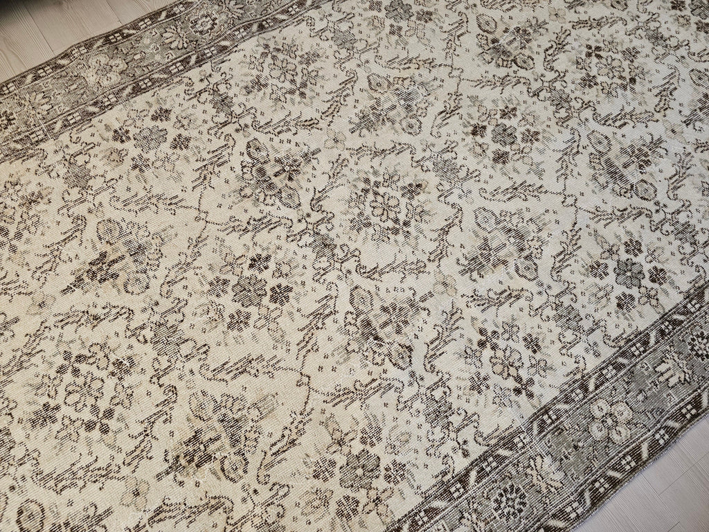 Neutral Floral Oushak Rug: 6x9 Vintage Hand-Knotted Wool Area Rug