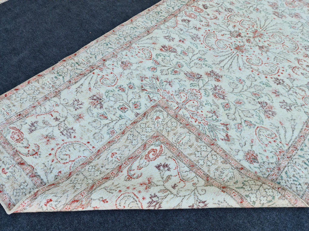 Hand Knotted Wool Turkish Rug: 5x9 Cream Floral Isparta Rug