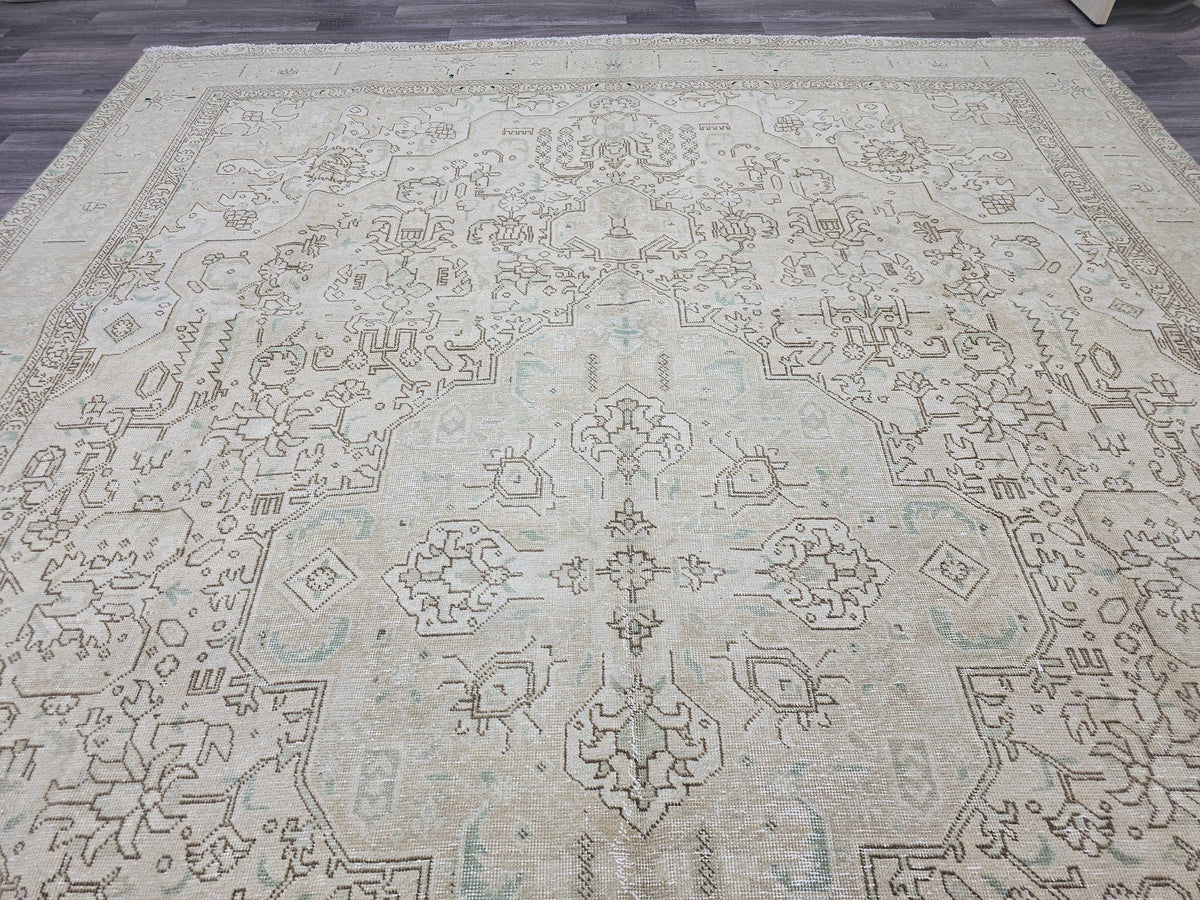 9x12 Vintage Oushak Rug: Hand-Knotted Turkish Wool, Neutral Boho Decor