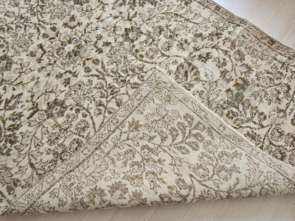 Small Hand-Knotted Wool Oushak Rug: Neutral Turkish Entryway Carpet (4.20x7.40 ft)