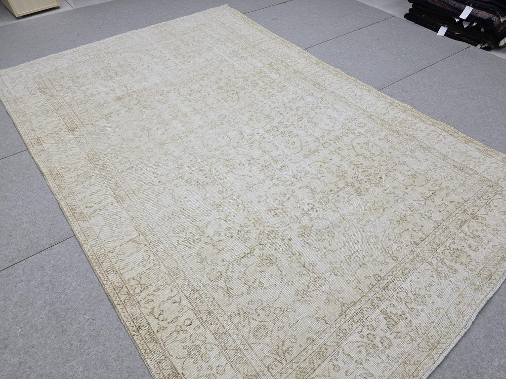 6x10 Vintage Turkish Oushak Rug: Hand-Knotted Wool, Neutral Beige