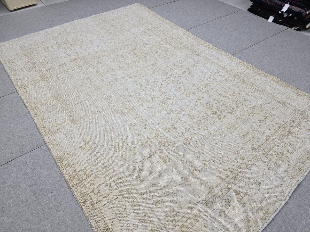 6x10 Vintage Turkish Oushak Rug: Hand-Knotted Wool, Neutral Beige
