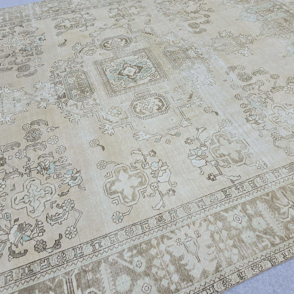 Vintage Rug 9x12 : Neutral Turkish Oushak Area rug /9.50x11.80 feet