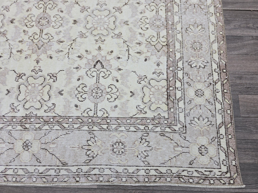 6x9 Vintage Turkish Oushak Rug: Hand-Knotted Wool Cream Floral Carpet