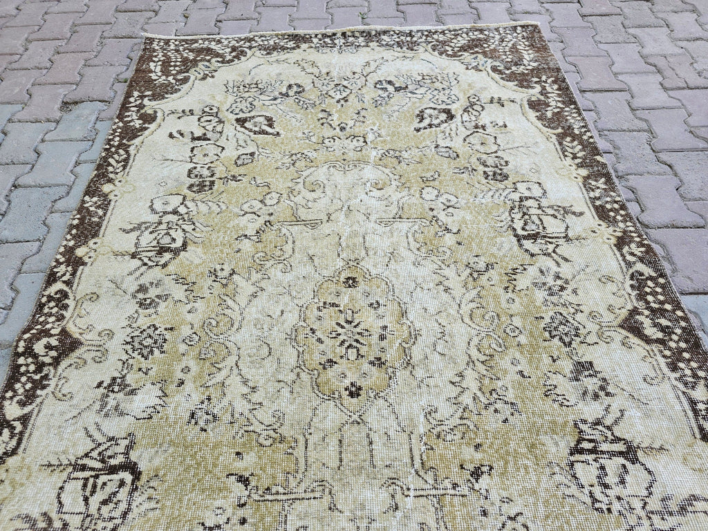 5x8 Vintage Turkish Oushak Rug: Hand-Knotted Wool Entry Rug
