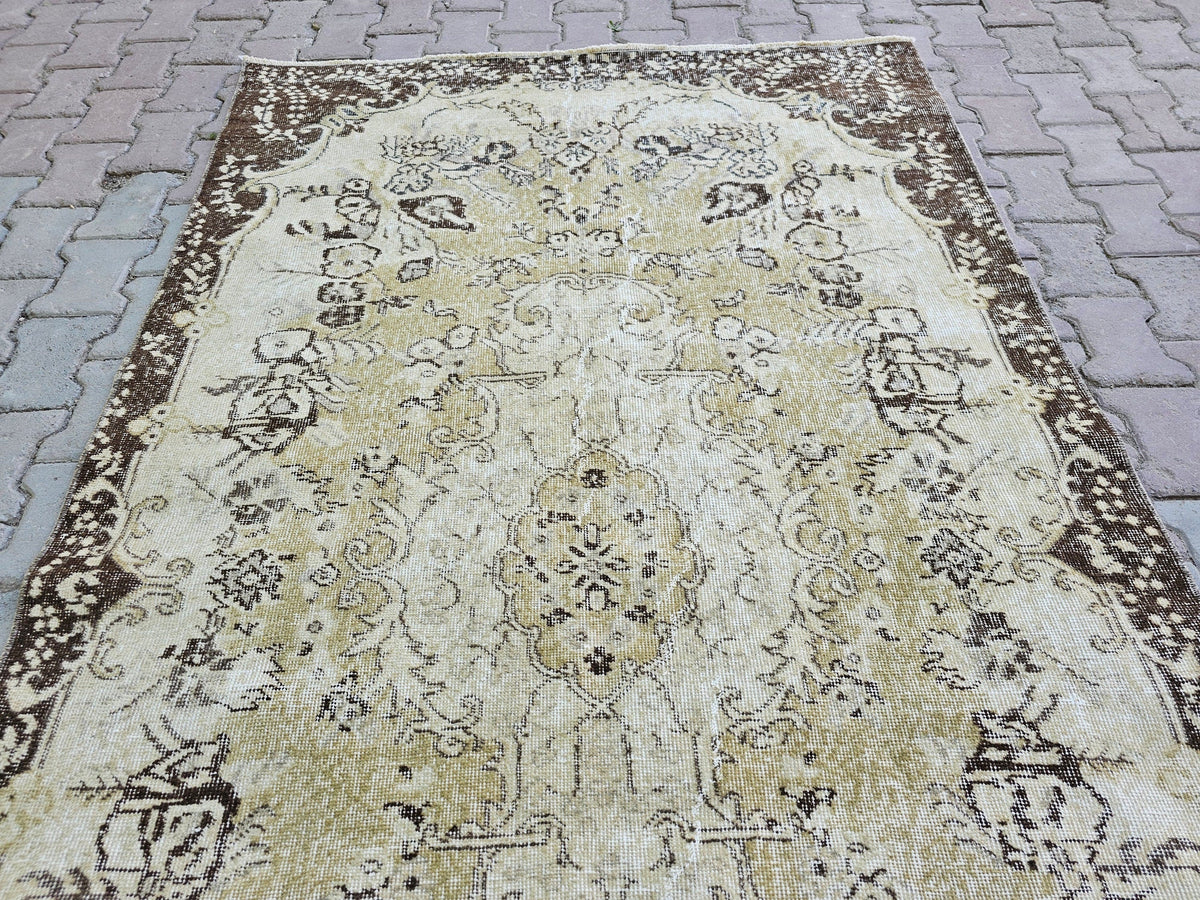 5x8 Vintage Turkish Oushak Rug: Hand-Knotted Wool Entry Rug