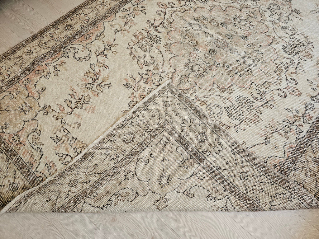 6x9 Turkish Rug Hand Knotted Oriental Vintage Rug