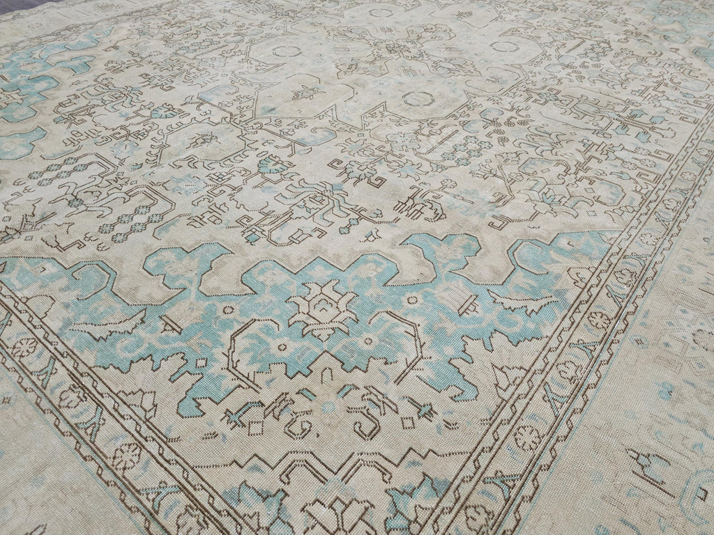 Oversized 9x12 Wool Turkish Rug: Vintage Oushak Heriz Design