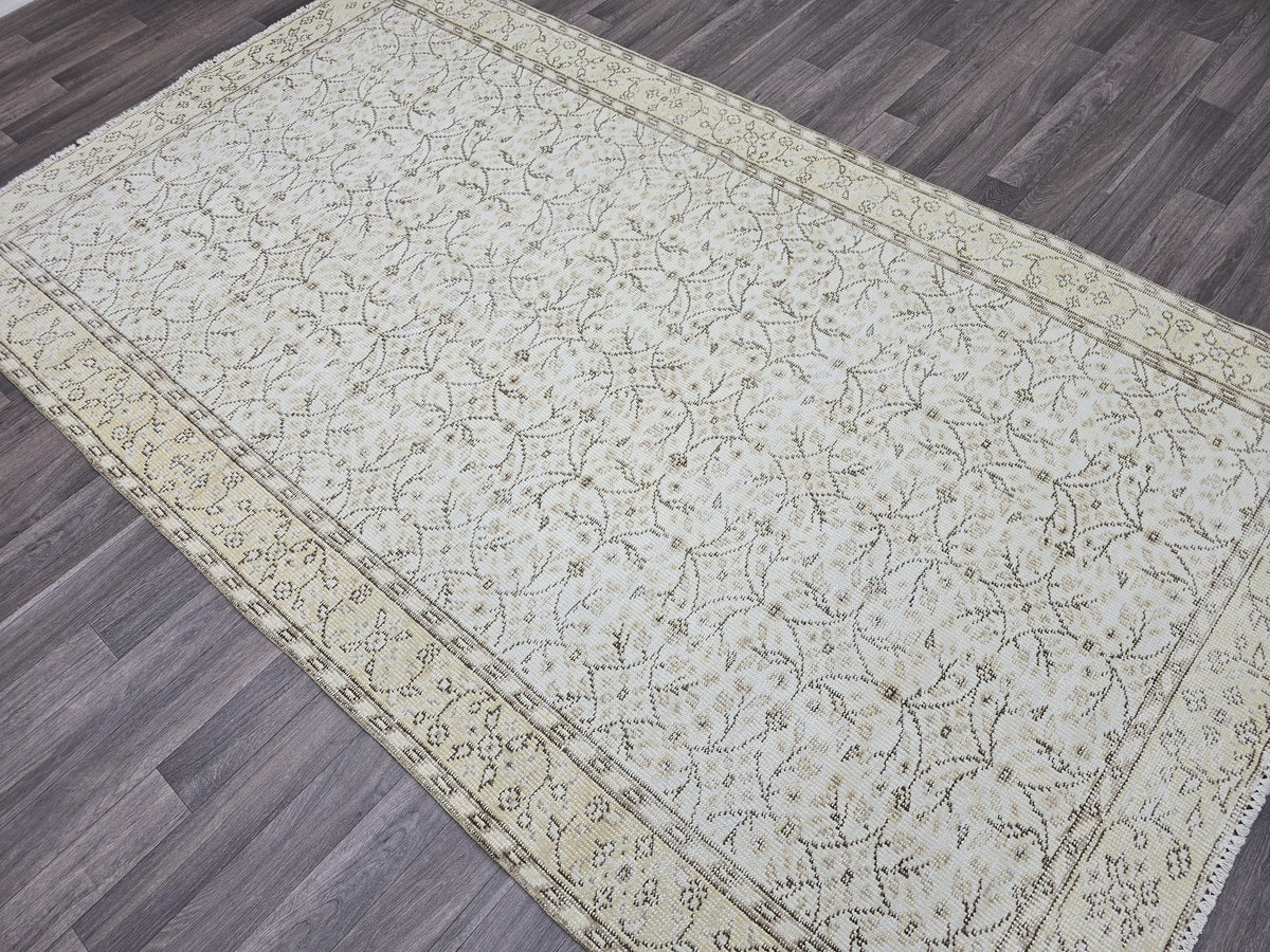 5x9 Vintage Turkish Oushak Rug: Hand-Knotted Wool, Cream Neutral Carpet