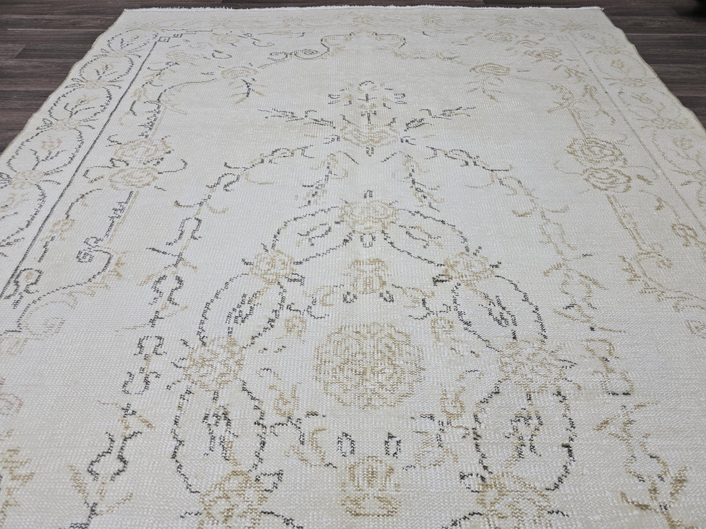 Hand Knotted Oushak Rug 6x10: Vintage Turkish Wool Cream Floral Carpet