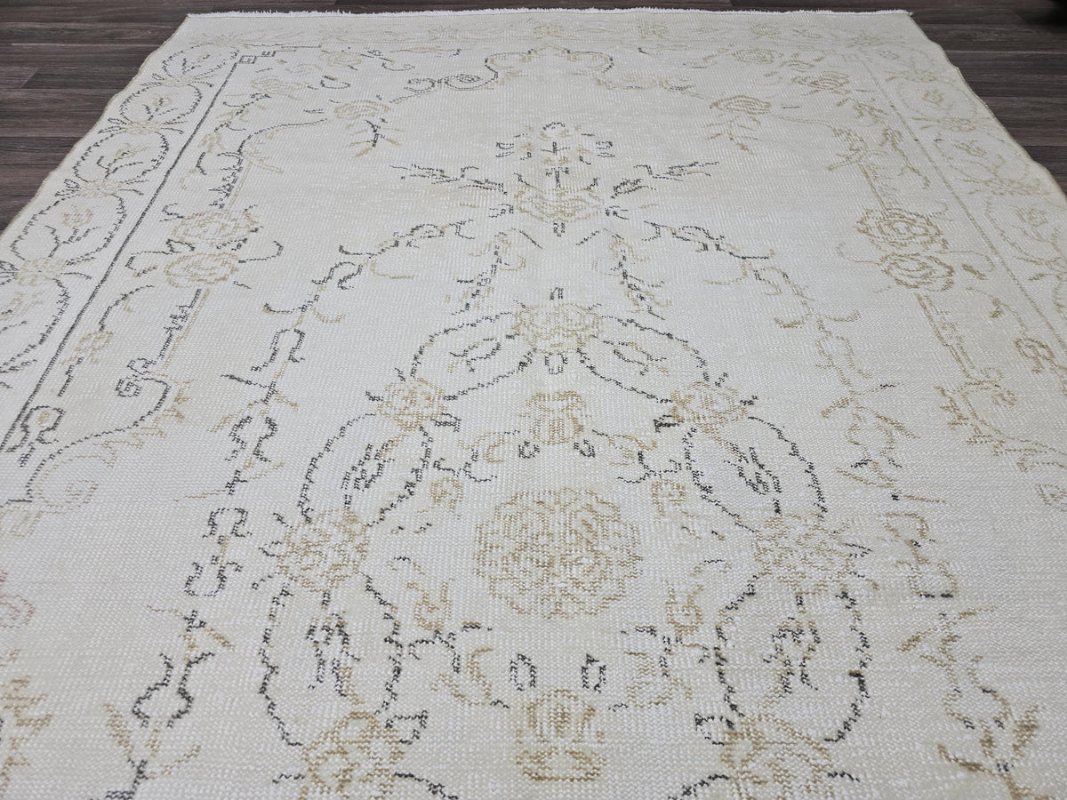 Hand Knotted Oushak Rug 6x10: Vintage Turkish Wool Cream Floral Carpet