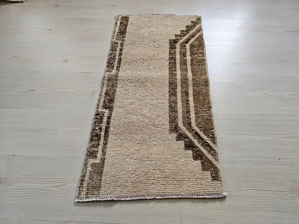 Vintage Oushak Turkish Rug: 18x36 inch Wool Doormat