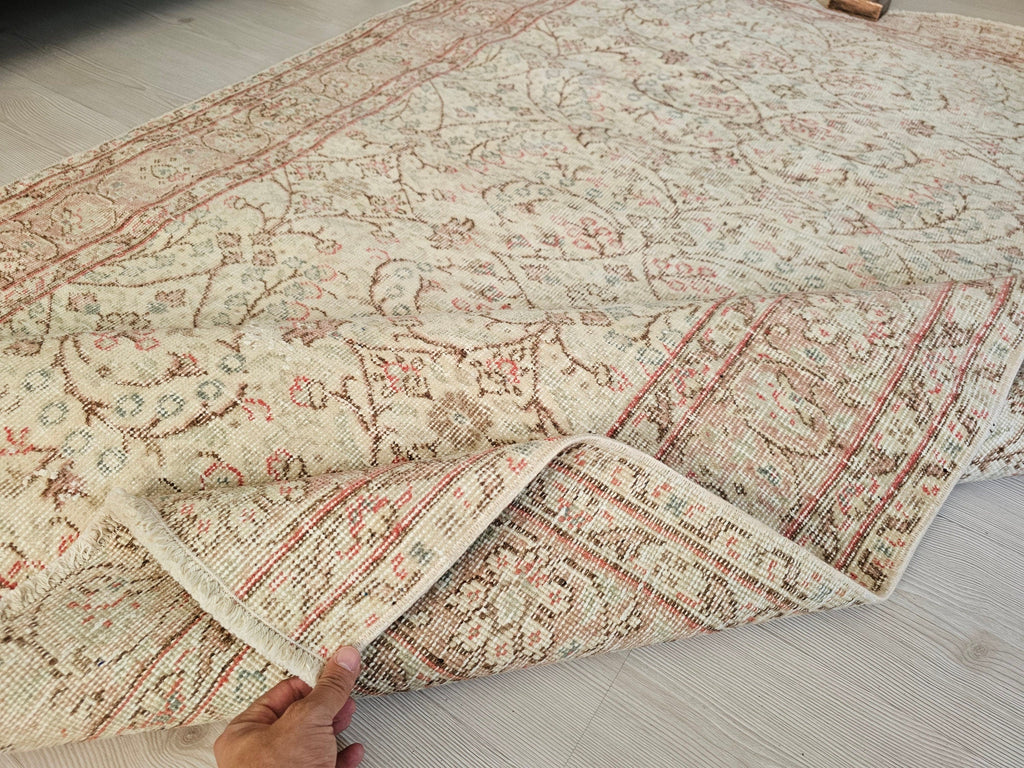 Hand Knotted Wool Turkish Oushak Rug: Cream & Pink Vintage Area Rug (5.10x7.50 feet)
