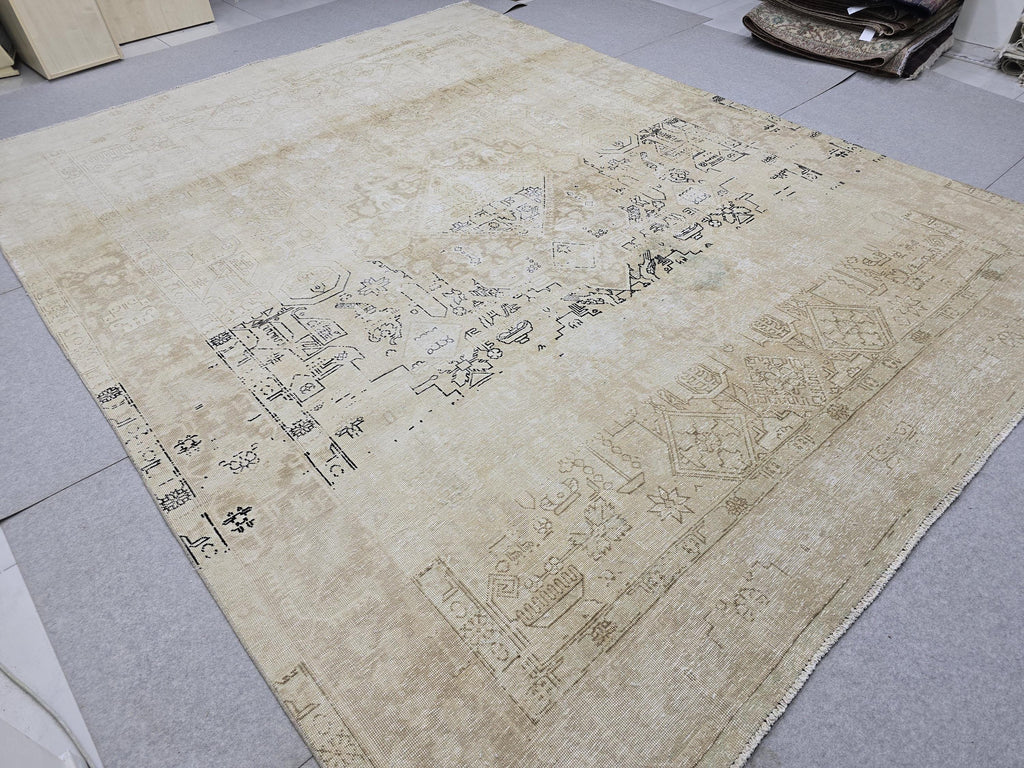 Vintage Rug 9x12, Distressed Cream Oushak Carpet, Faded Beige Medallion Hand Knotted Wool Area Rug for Dining Room