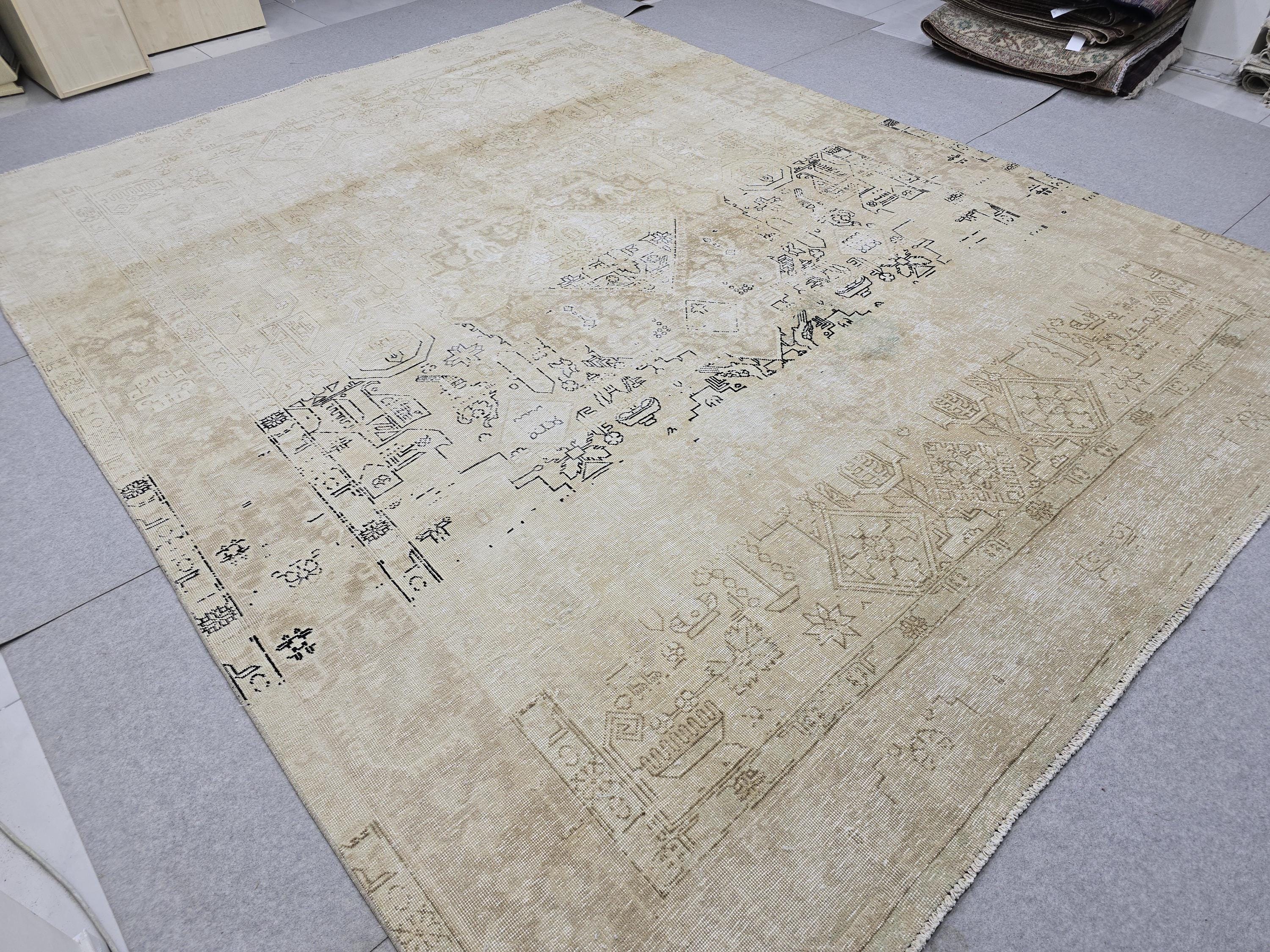 Vintage Rug 9x12, Distressed Cream Oushak Carpet, Faded Beige Medallion Hand Knotted Wool Area Rug for Dining Room