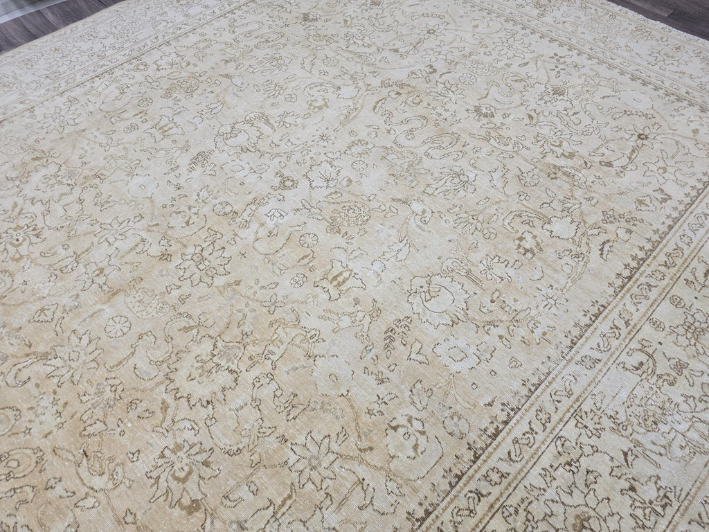 Oversize Oushak Rug: 9.70x12.25 ft, Hand-Knotted Wool, Neutral Farmhouse Decor