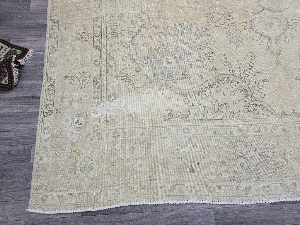 Antique Ivory Anatolian Rug 9x13: Handwoven Wool Floral Carpet