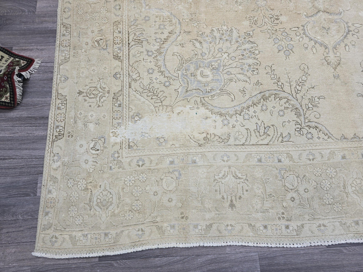Antique Ivory Anatolian Rug 9x13: Handwoven Wool Floral Carpet
