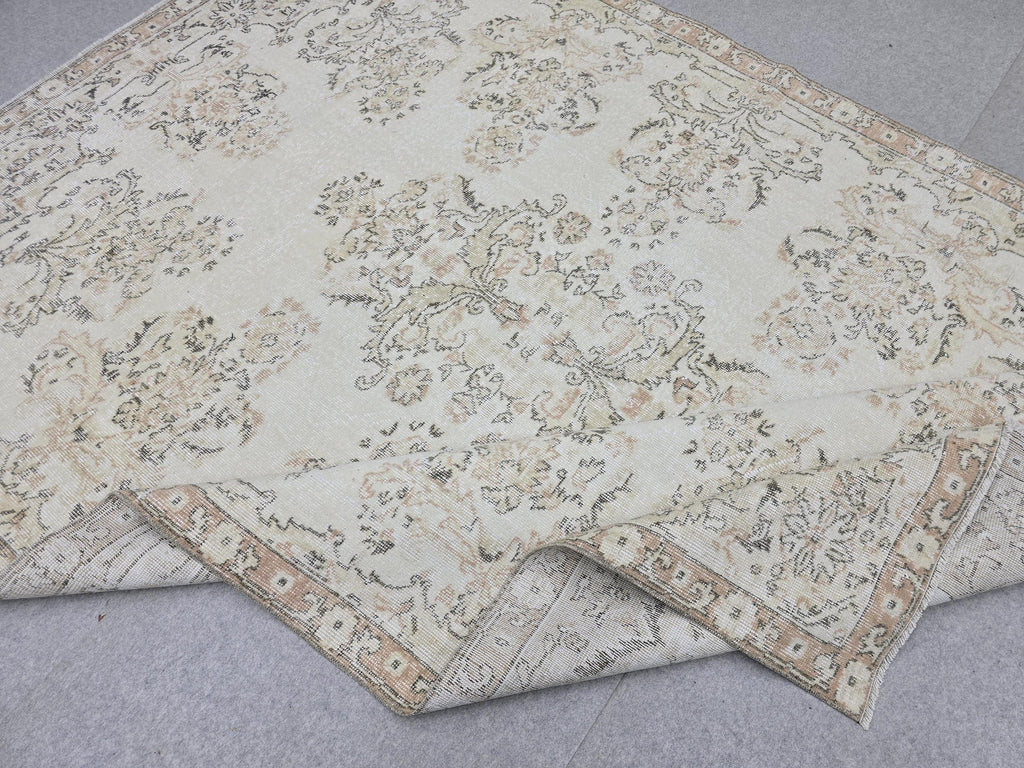 Floral Anatolian Style Rug 7x10, Handwoven Wool Vintage Carpet