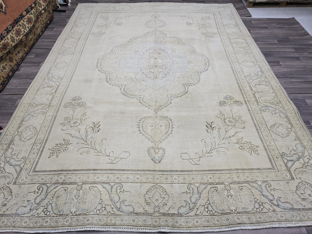Vintage Handwoven Wool Turkish Rug 9x12: Cream Floral Medallion
