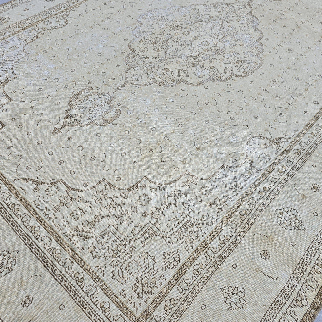 Turkish Rug 9x12 | Large Medallion Area Rug | Hand Knotted Neutral Oushak area rug