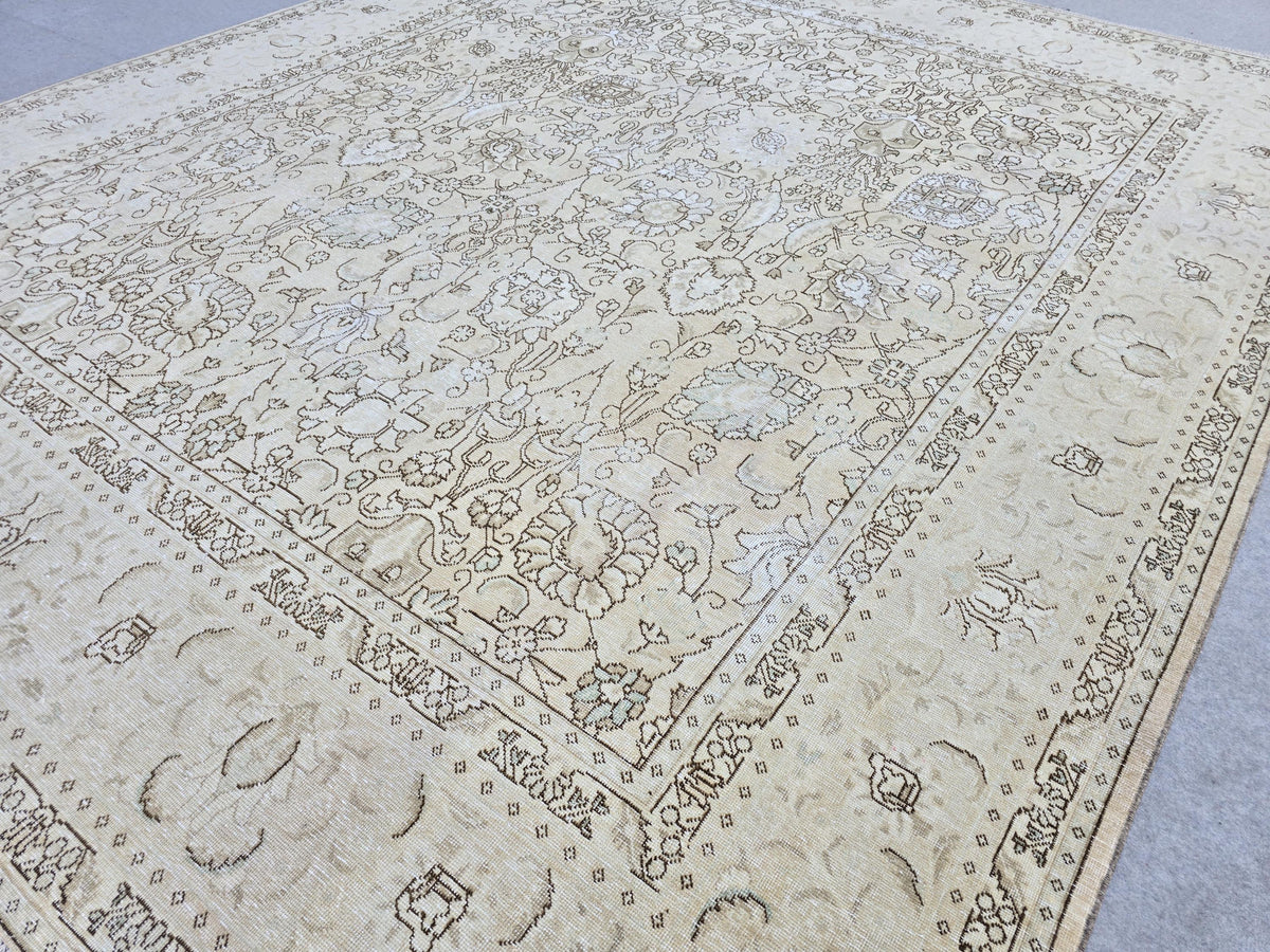 9x11 Turkish Rug · Neutral Cream Beige Floral Wool Area Rug · Hand Knotted Vintage Carpet · Wool Oushak Rug · Living Room Boho Decor