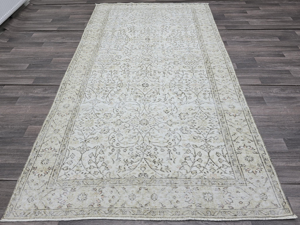 Vintage Turkish Oushak Rug 5x9: Handknotted Wool Floral Carpet