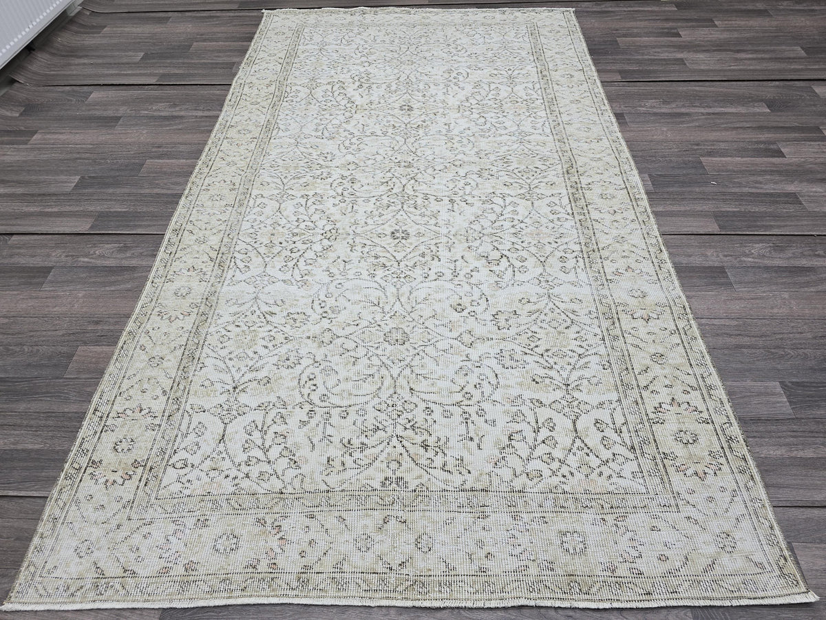Vintage Turkish Oushak Rug 5x9: Handknotted Wool Floral Carpet
