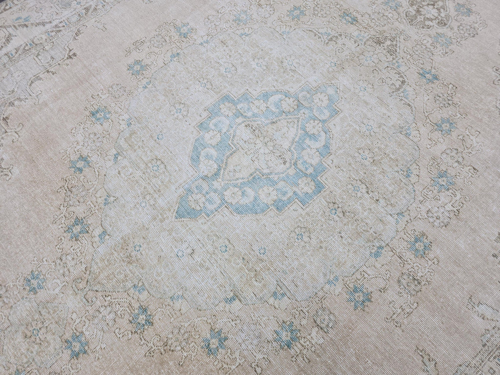 9x12 Faded Oushak Rug: Neutral Distressed Turkish Wool Carpet