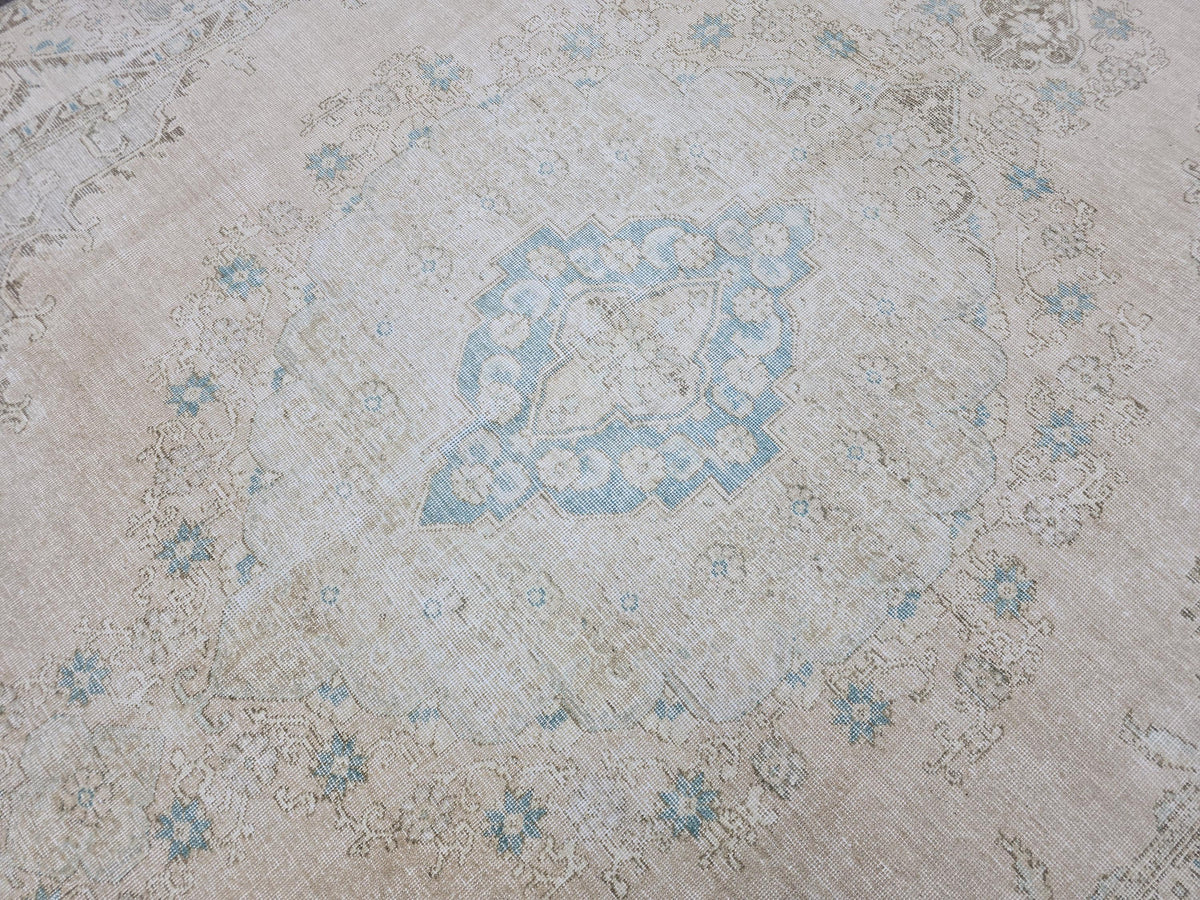 9x12 Faded Oushak Rug: Neutral Distressed Turkish Wool Carpet
