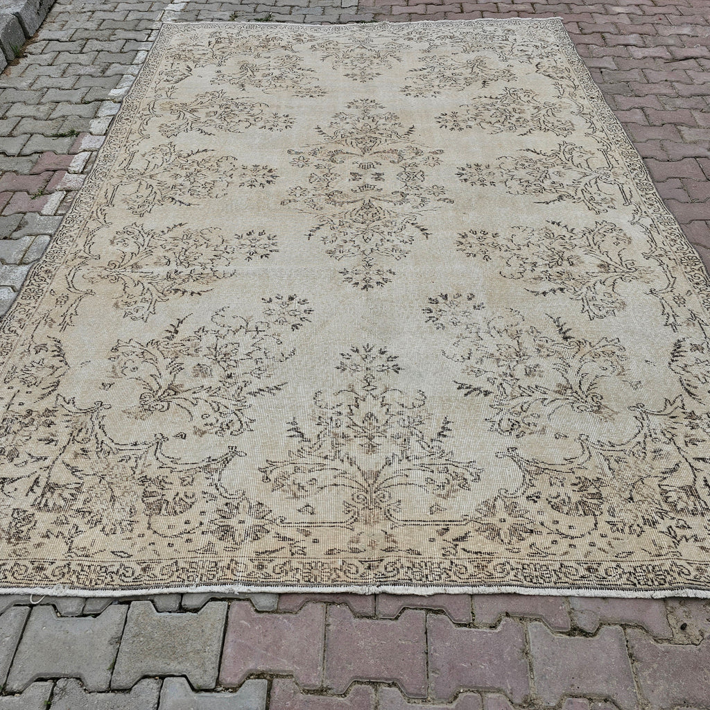 7x10 Vintage Floral Oushak Rug: Handwoven Turkish Wool Carpet (7.10x10.50 ft)