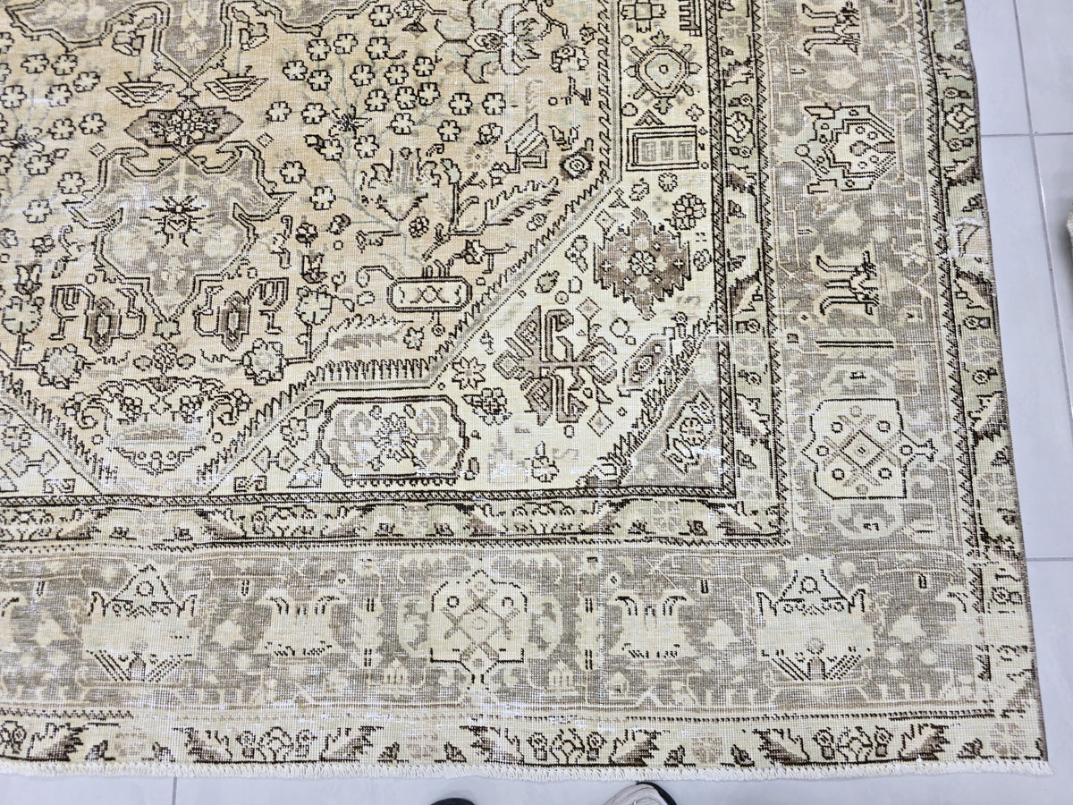 Turkish Rug 8x10, Distressed Grey Beige Vintage Area Rug, Hand Knotted Wool Carpet with Tribal Medallion for Living Room, Hallway