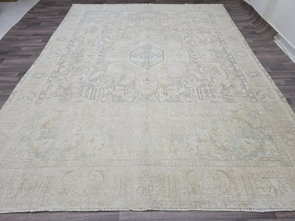 Oversized Oushak Rug 9x12: Hand-Knotted Neutral Vintage Area Rug