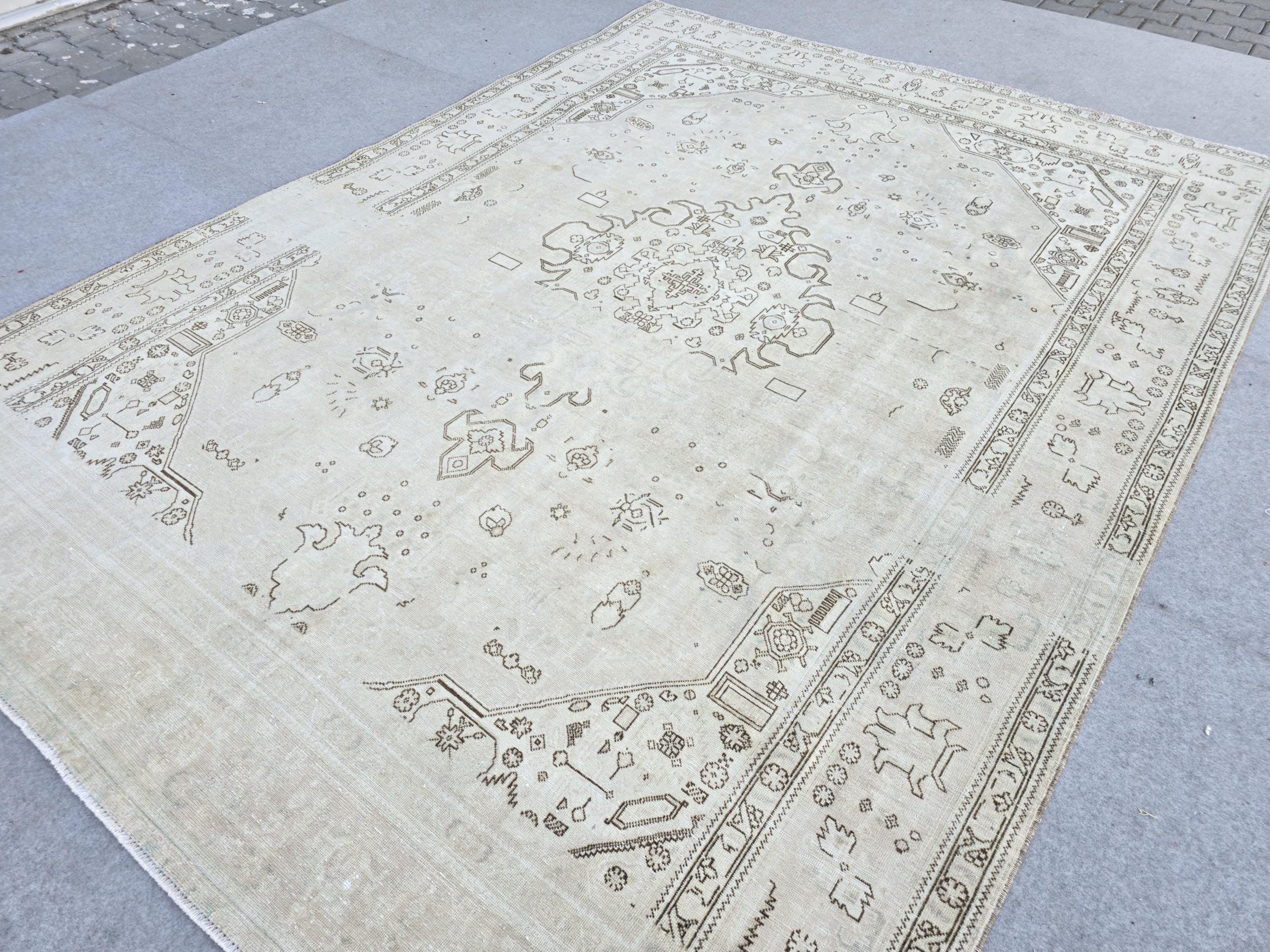 Turkish Rug 8x11, Faded Vintage Rug, Distressed Neutral Rug, Hand Knotted Wool Carpet, Cream Area Rug, Boho Bedroom Rug - Faded Wool Rug