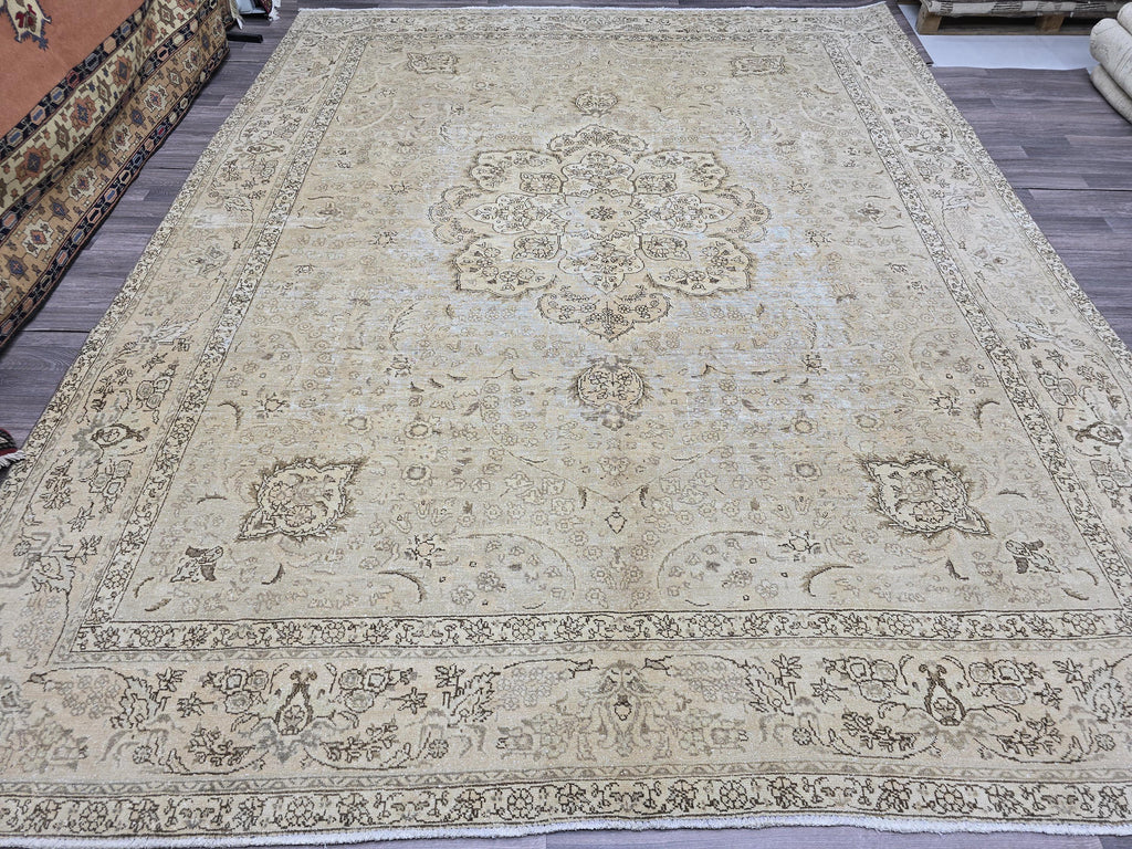Oversize Oushak Wool Rug 10x13: Vintage Turkish Area Rug