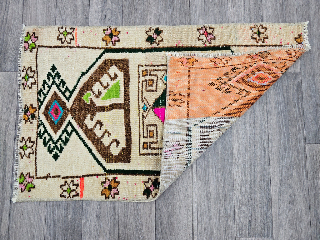 Vintage Oushak Wool Rug: 20x32 Neutral Turkish Doormat