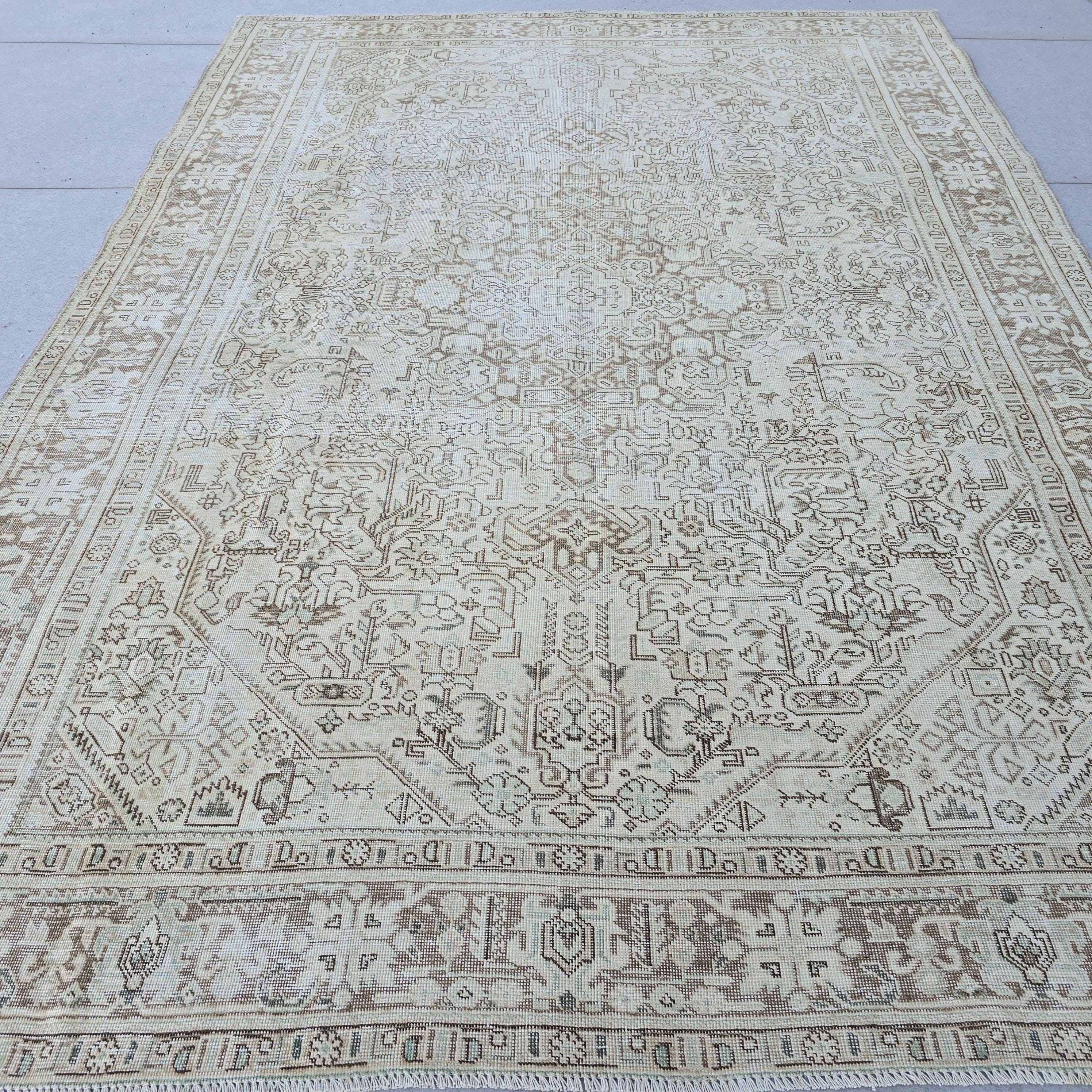 Hand Knotted Oushak Rug: Vintage Turkish Wool Medallion Carpet (7.85 x 10.7 ft.)