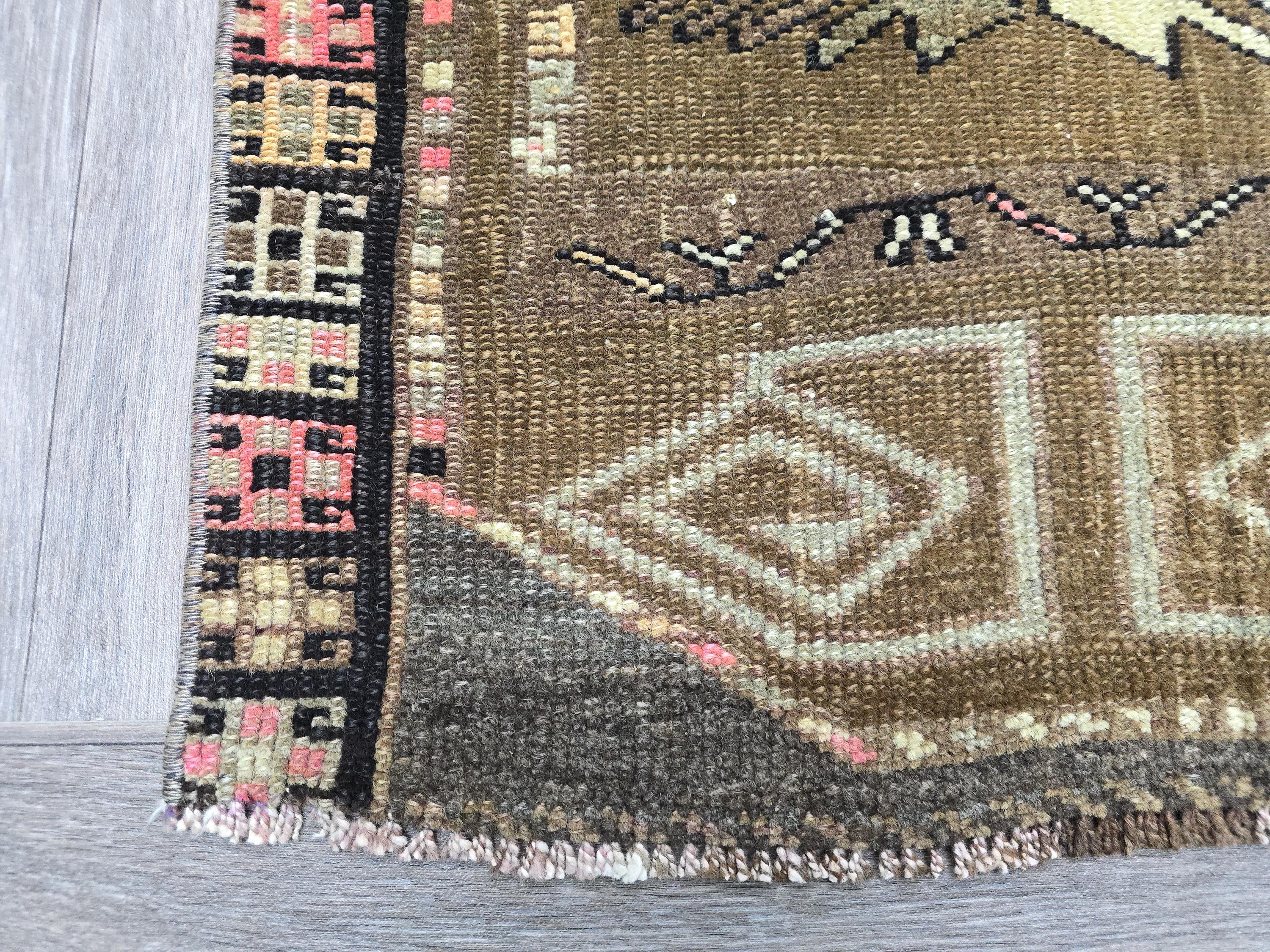 Vintage Turkish Door Mat: Handwoven Geometric Entry Rug (60x82cm)