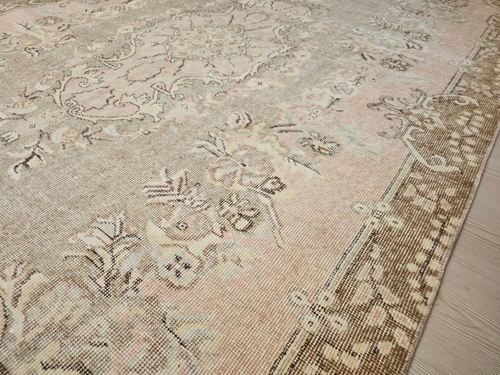 Vintage Turkish Wool Rug: 6x10 Floral Oushak Rug, Hand-Knotted