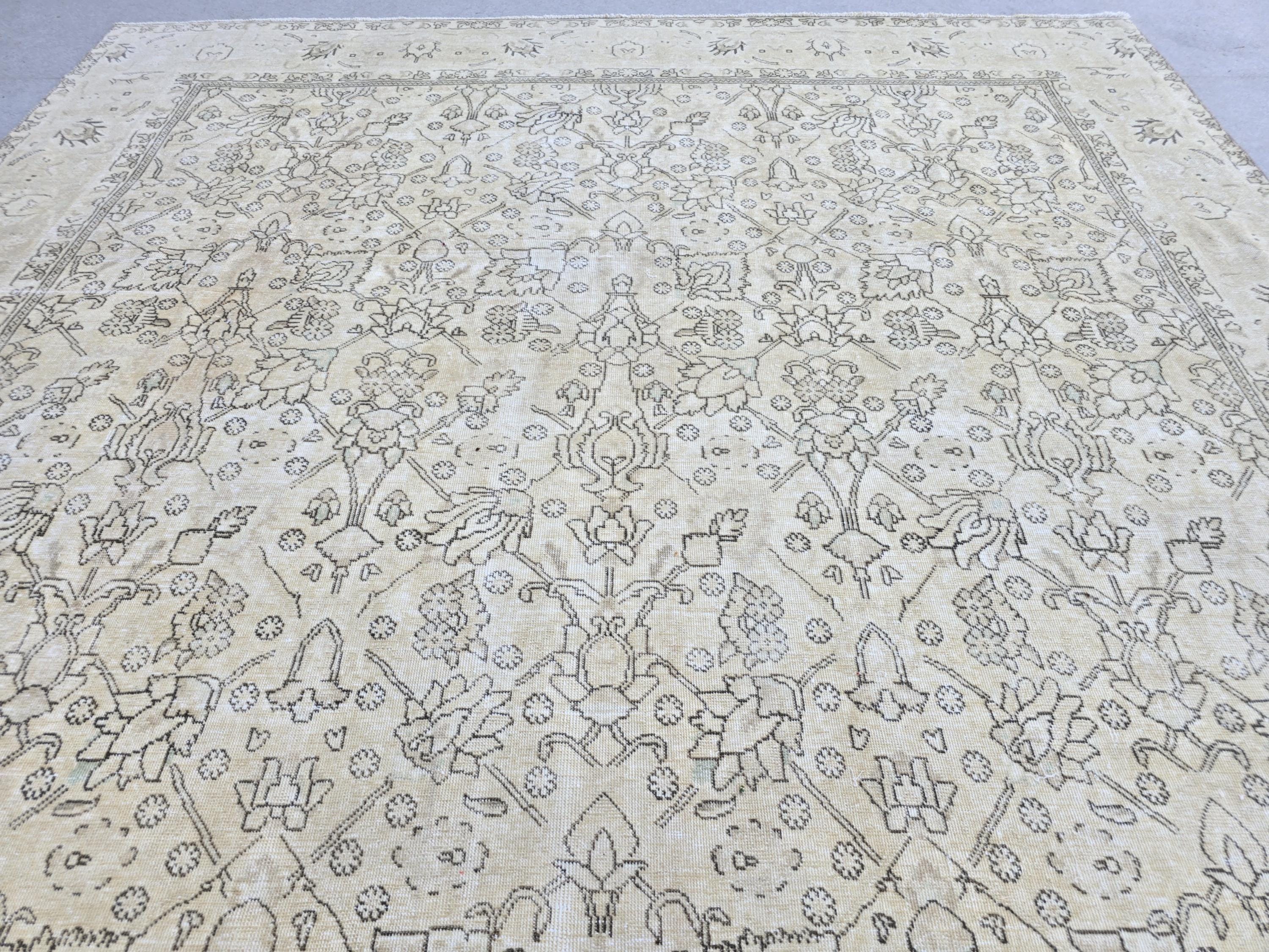 Neutral Vintage Oushak Rug 10x12: Hand-Knotted Wool Rug