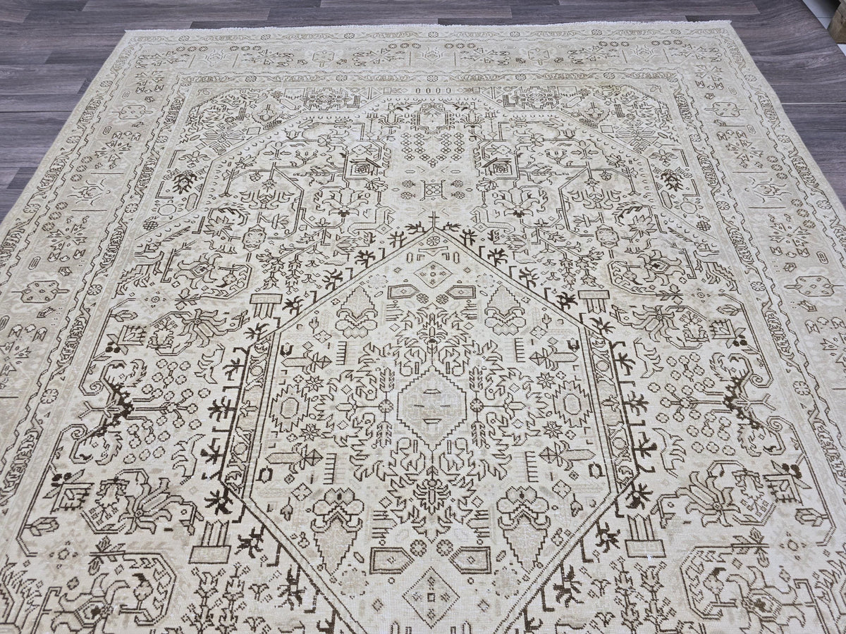 8x11 ft Neutral Oushak Rug: Hand-Knotted Wool Vintage Carpet