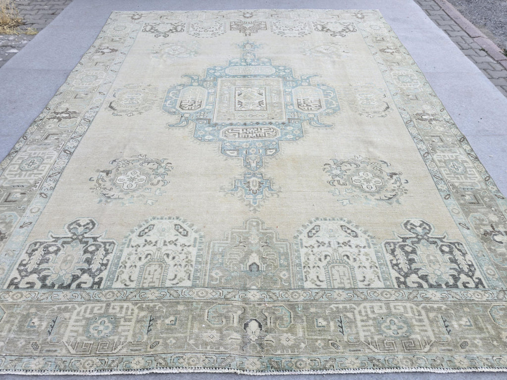 Neutral Oushak Rug: 9.65x12.45 ft Hand-Knotted Wool Turkish Rug