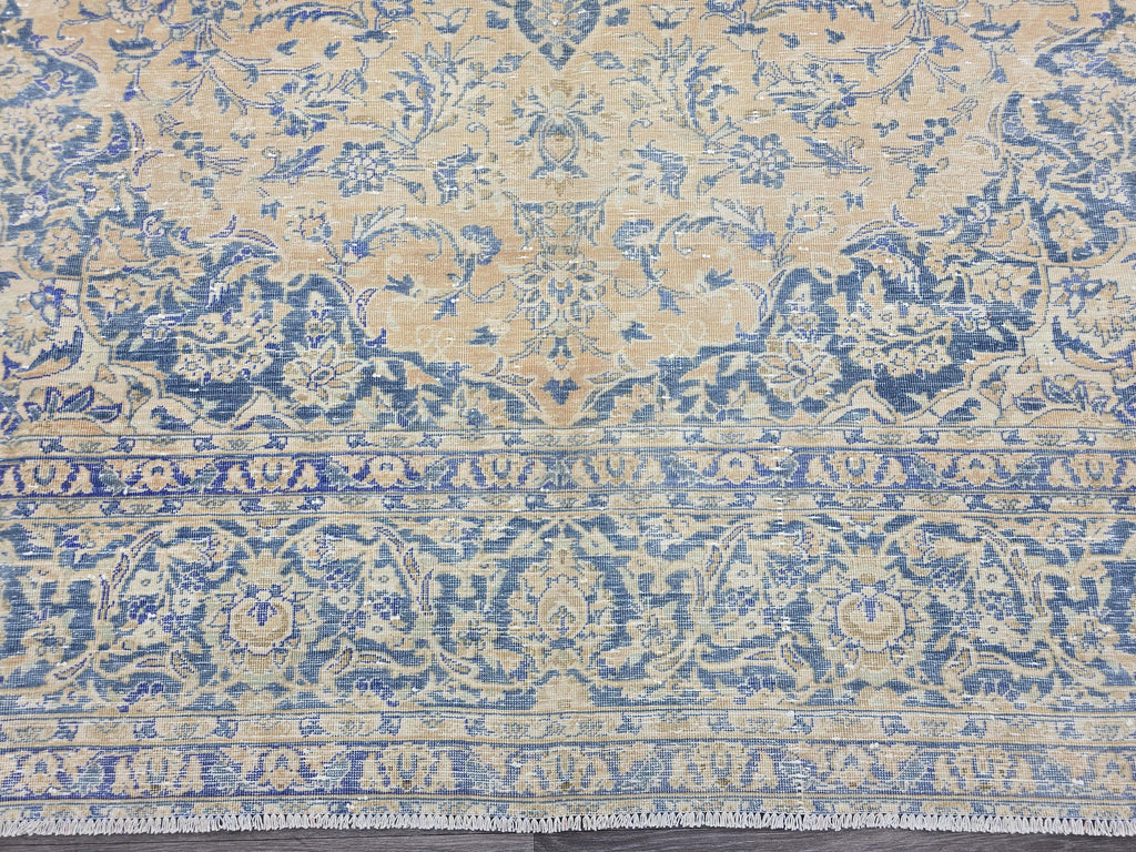 Vintage Handwoven Anatolian Keshan Rug: Cream & Blue Wool Carpet (9.2x12.9 ft)